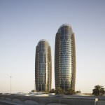 نمای مشربیه ای برج های البحر(Al Bahr Towers) ، ابوظبی، امارات متحده ی عربی. معمار: Aedas بریتانیا، تصویر © کریستین ریشترز(Christian Richters)